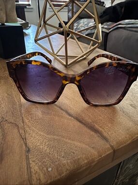 Tortoiseshell Gradient Lens Women’s Sunglasses